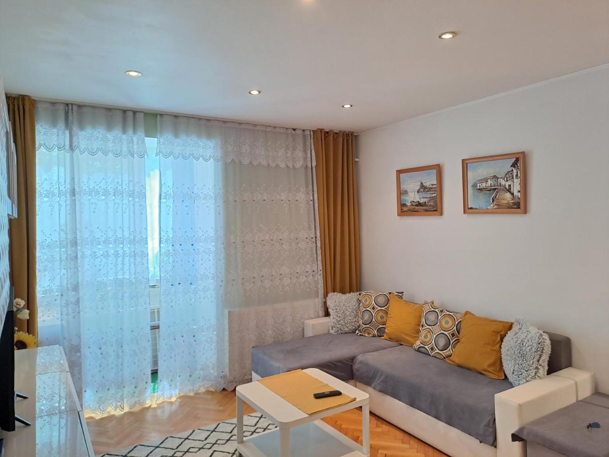 Blue Sky Apartment Ploieşti Kültér fotó